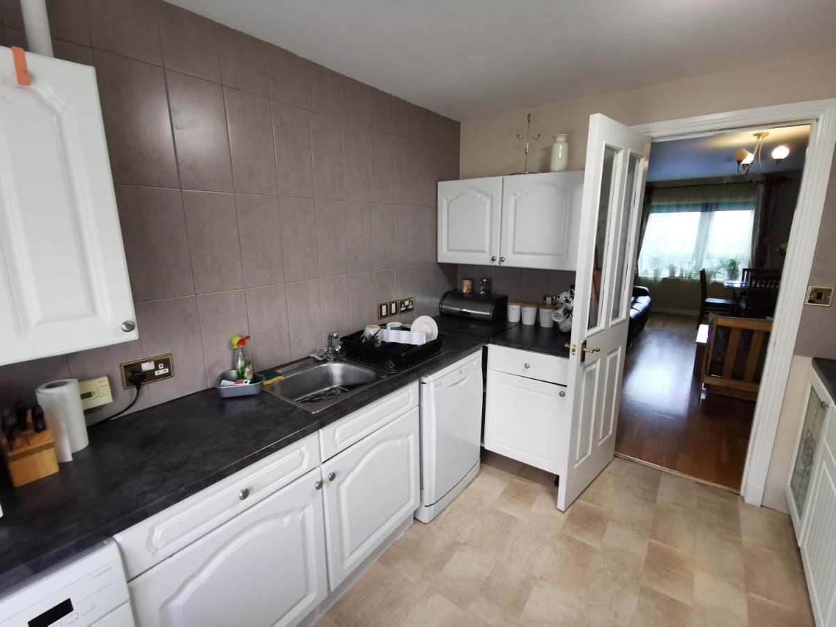 4-Bedroom Apartment Perfect For Families! إدنبرة المظهر الخارجي الصورة