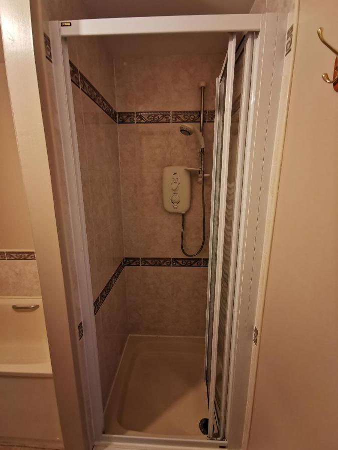 4-Bedroom Apartment Perfect For Families! إدنبرة المظهر الخارجي الصورة